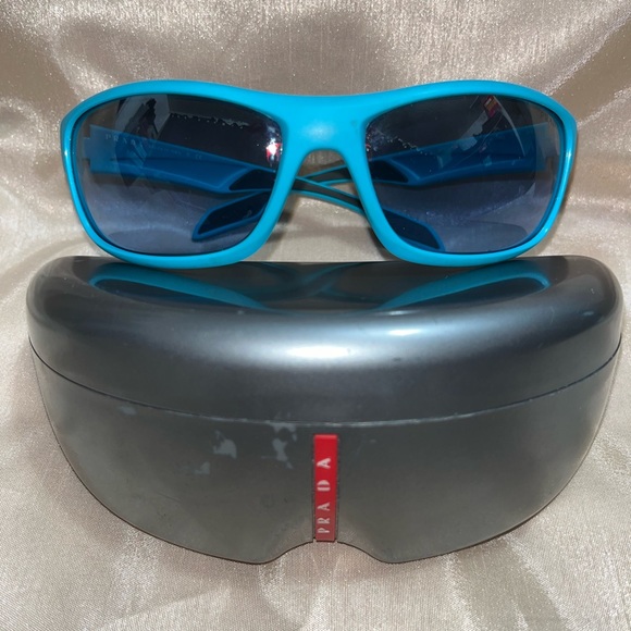 Prada unisex Sunglasses with case - Picture 4 of 5